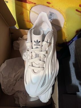 adidas Off-White/Beige Retro Chunky Runner